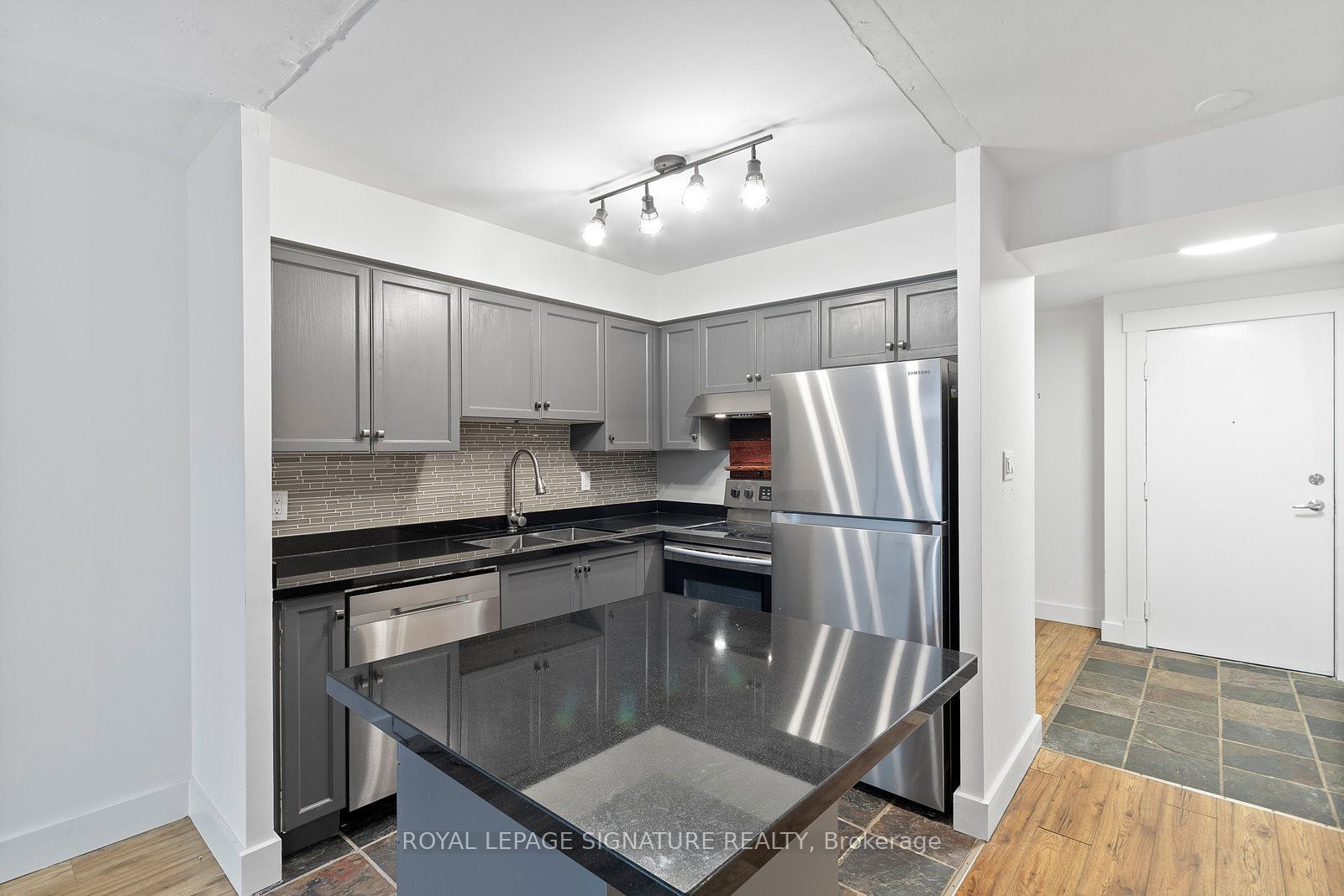 323 Richmond St E, unit 316 for rent