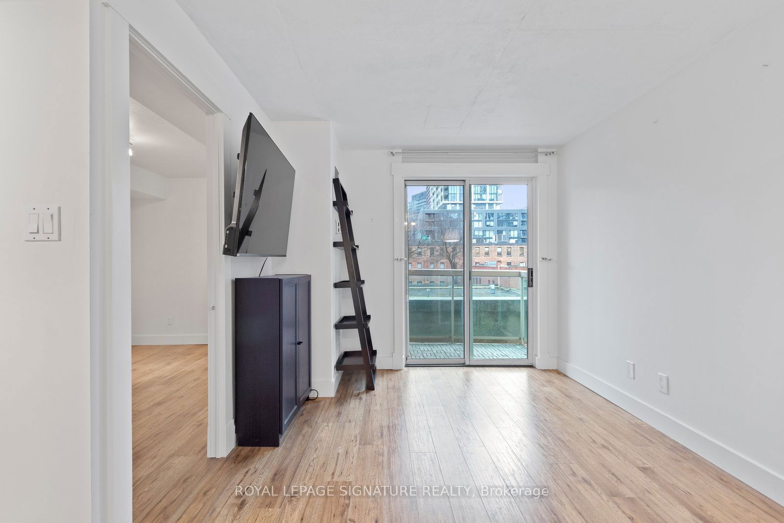 323 Richmond St E, unit 316 for rent