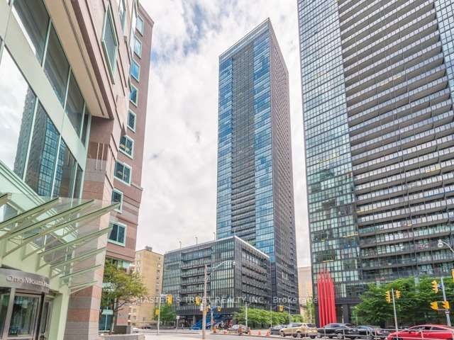 101 Charles St E, unit 410 for rent