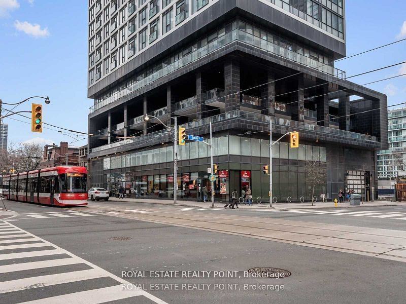 181 Dundas St E, unit 3612 for rent