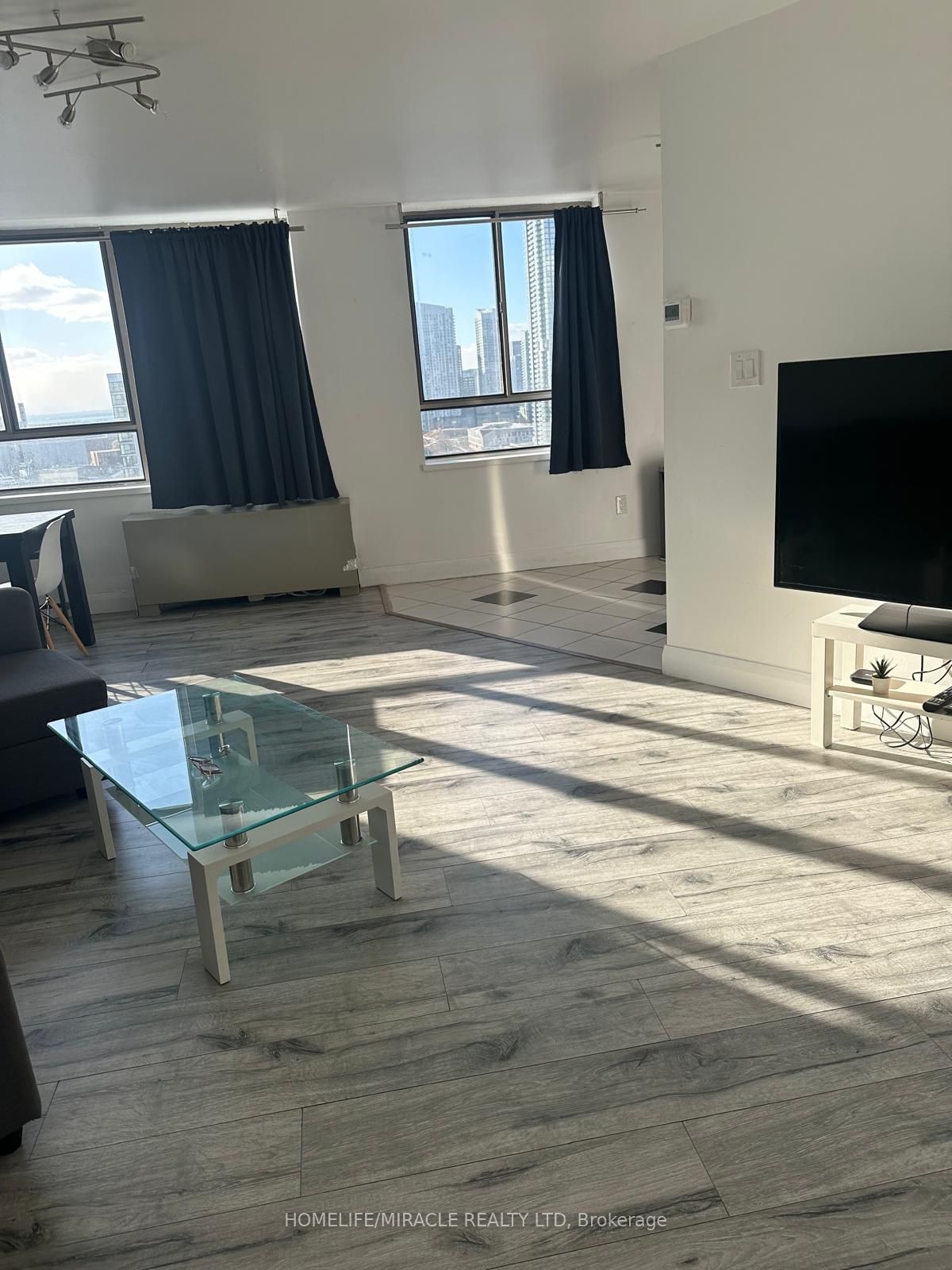 270 Queens Quay W, unit 1905 for rent