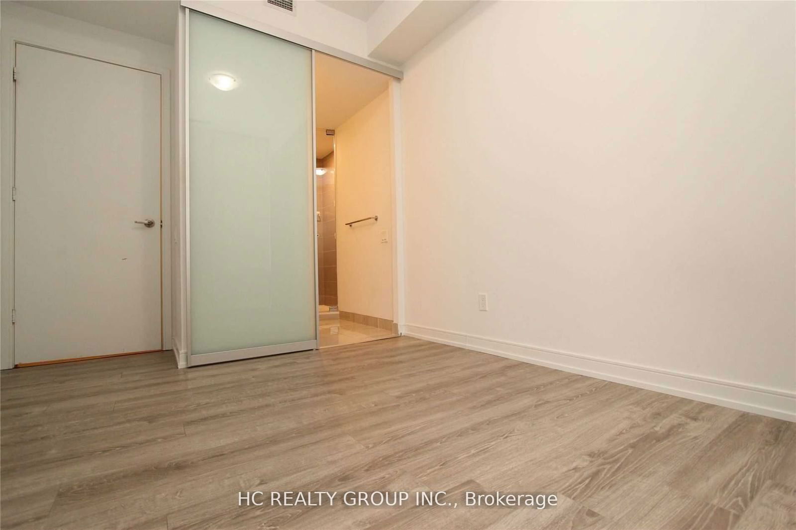 28 Wellesley St E, unit 1204 for rent