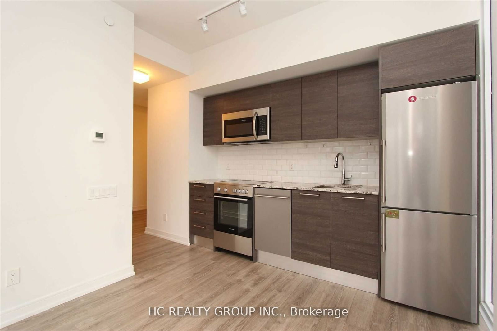 28 Wellesley St E, unit 1204 for rent