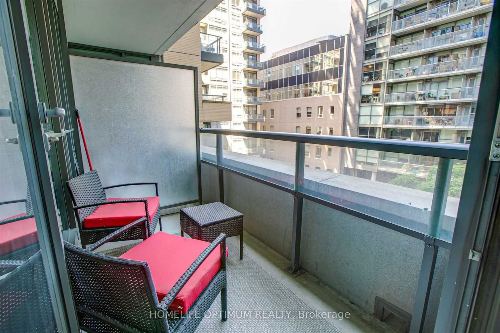 8 Charlotte St, unit 414 for rent