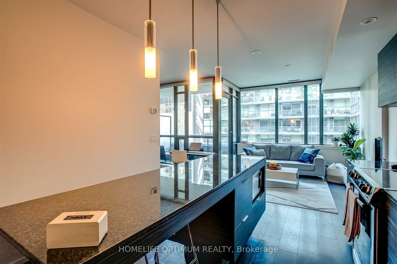 8 Charlotte St, unit 414 for rent