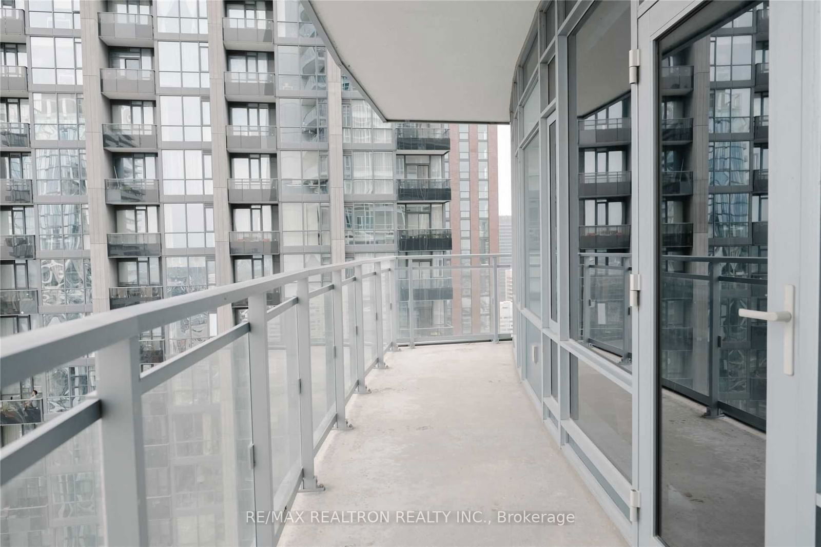 21 Widmer St, unit 2906 for rent