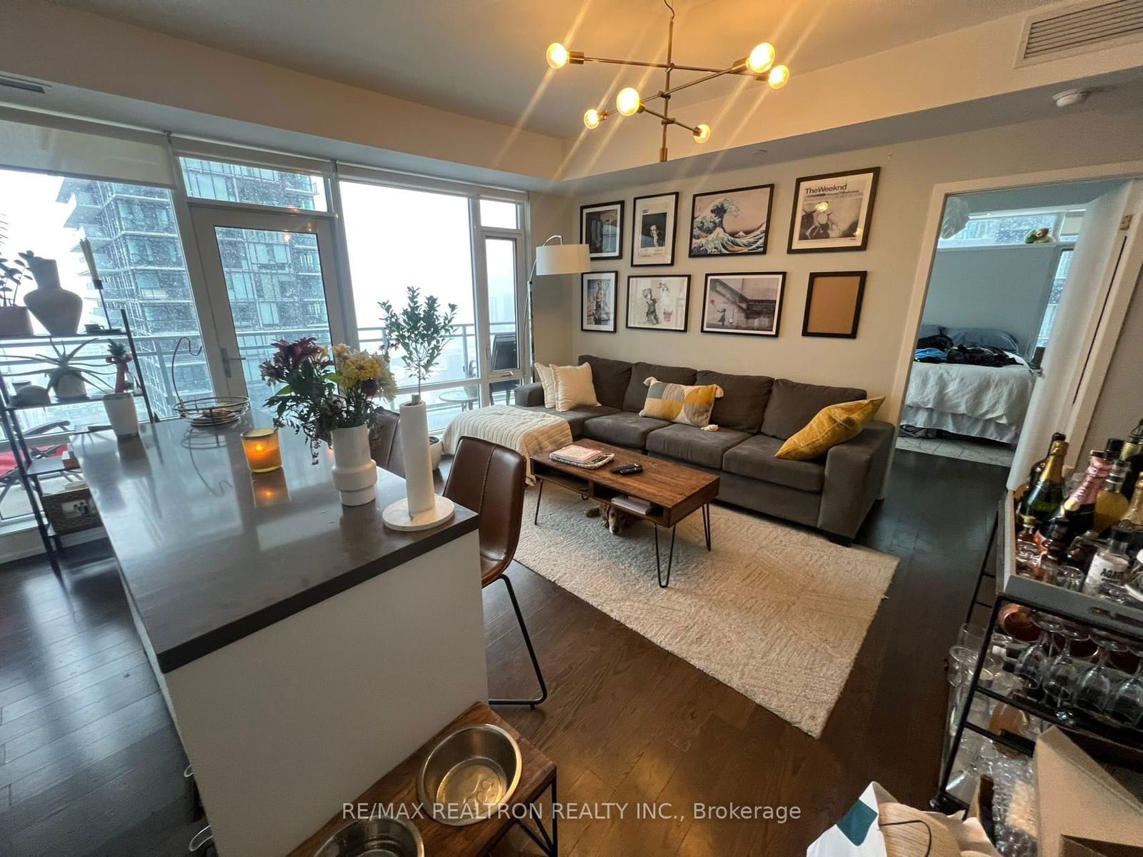 21 Widmer St, unit 2906 for rent