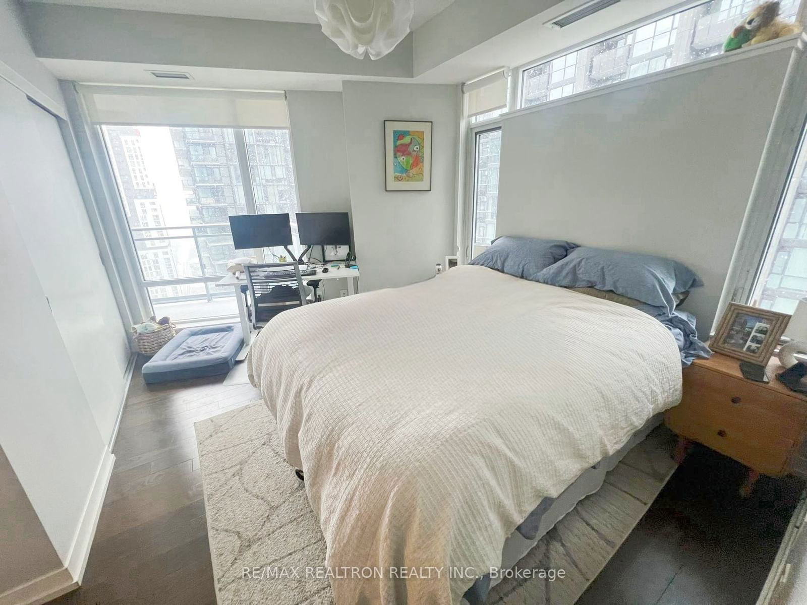 21 Widmer St, unit 2906 for rent