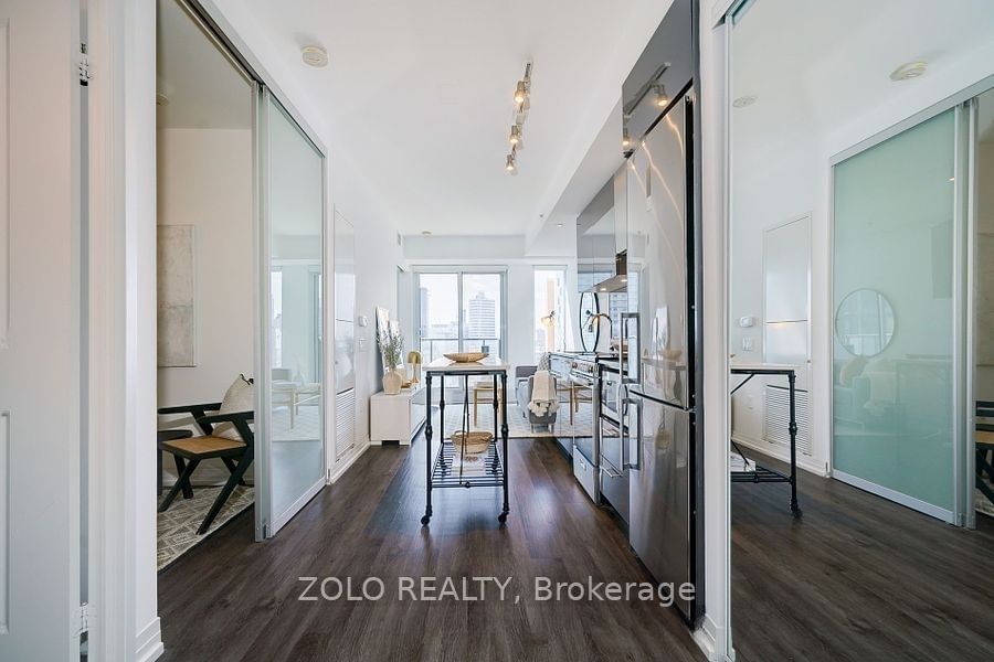 251 Jarvis St, unit 2206 for rent