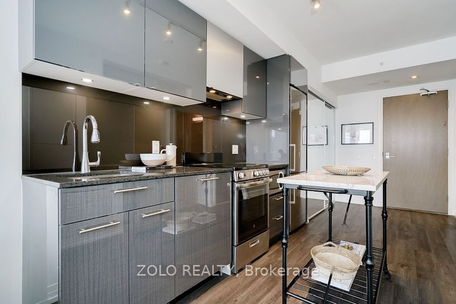 251 Jarvis St, unit 2206 for rent