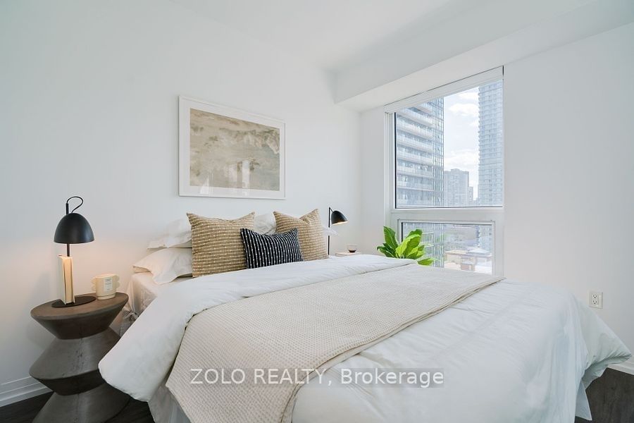 251 Jarvis St, unit 2206 for rent