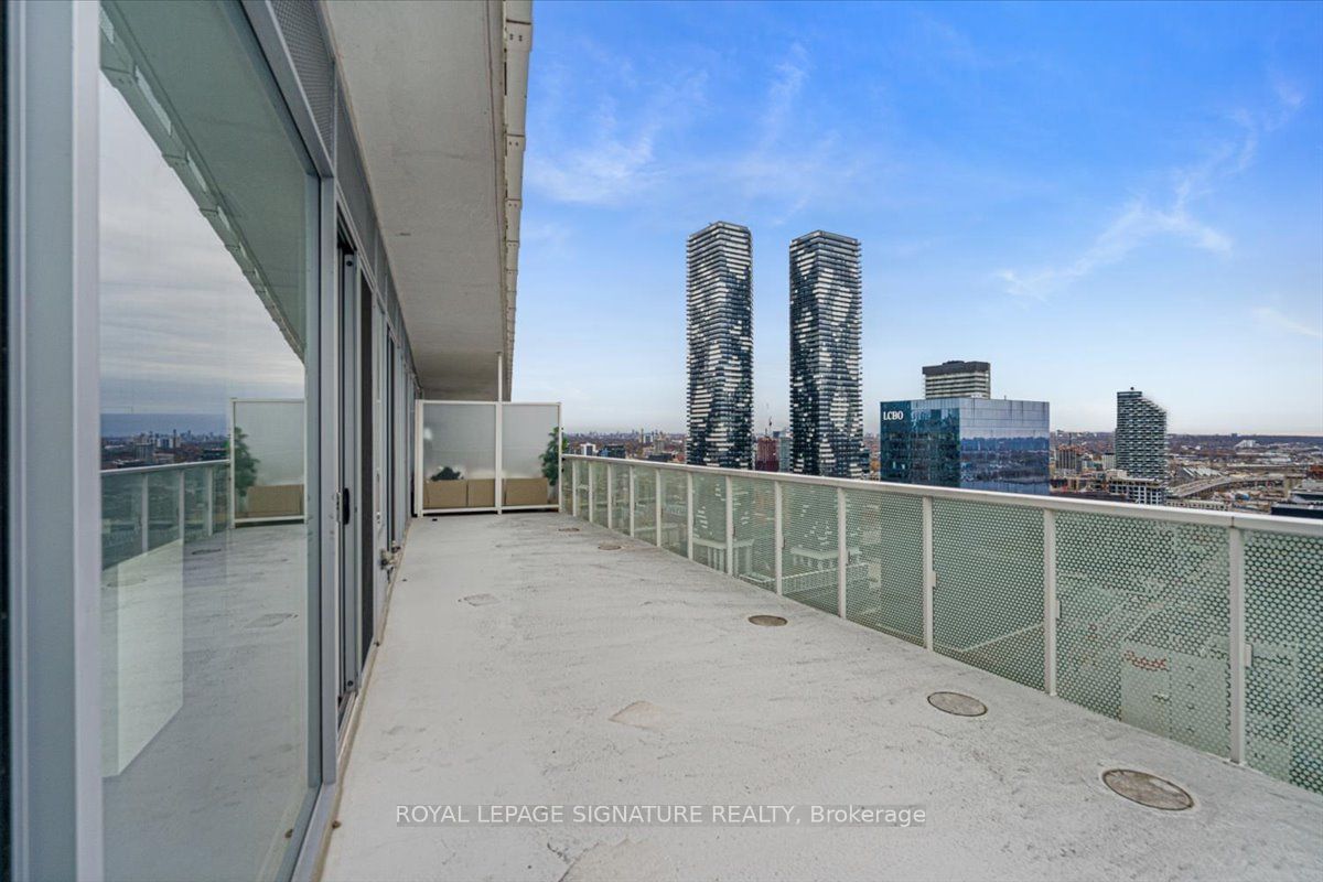 15 Queens Quay E, unit 3402 for rent