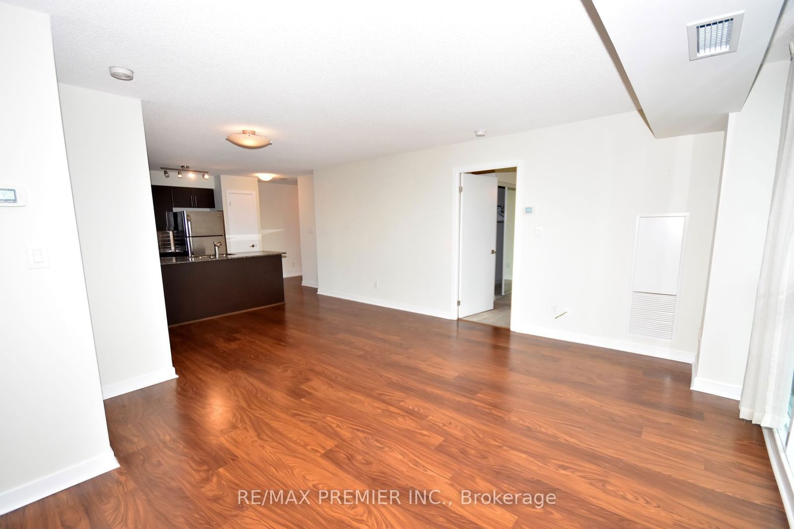 33 Bay St, unit 1208 for sale