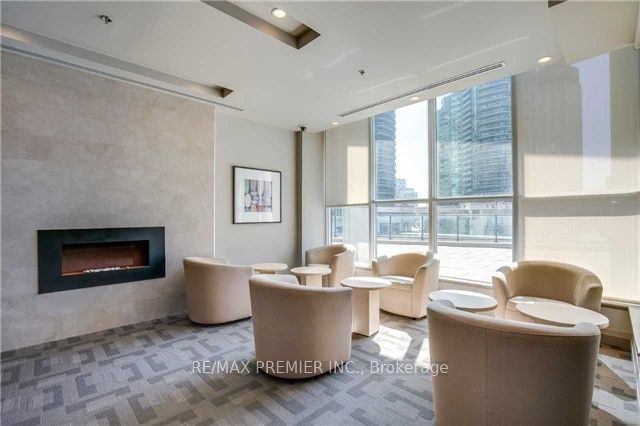 33 Bay at Pinnacle, Downtown, Toronto