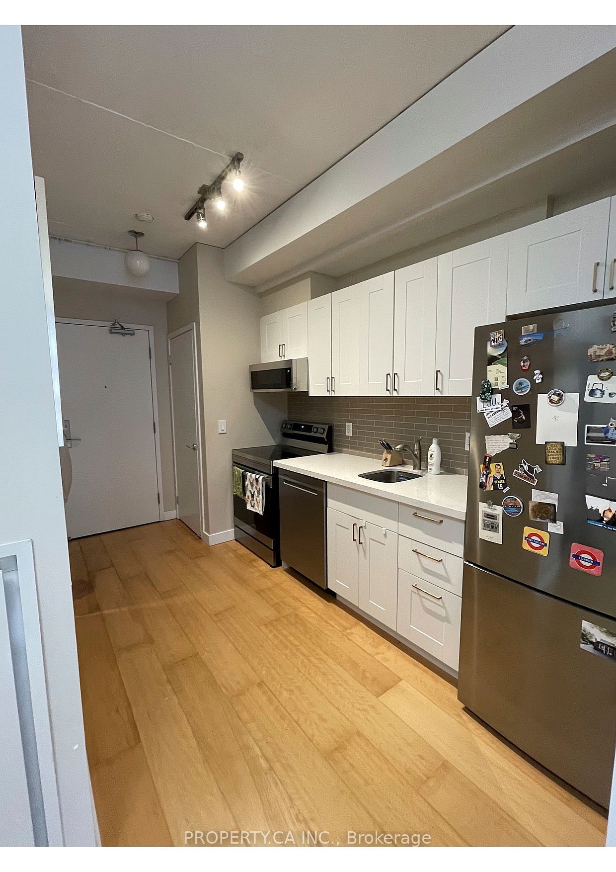 38 Niagara St, unit 403 for rent