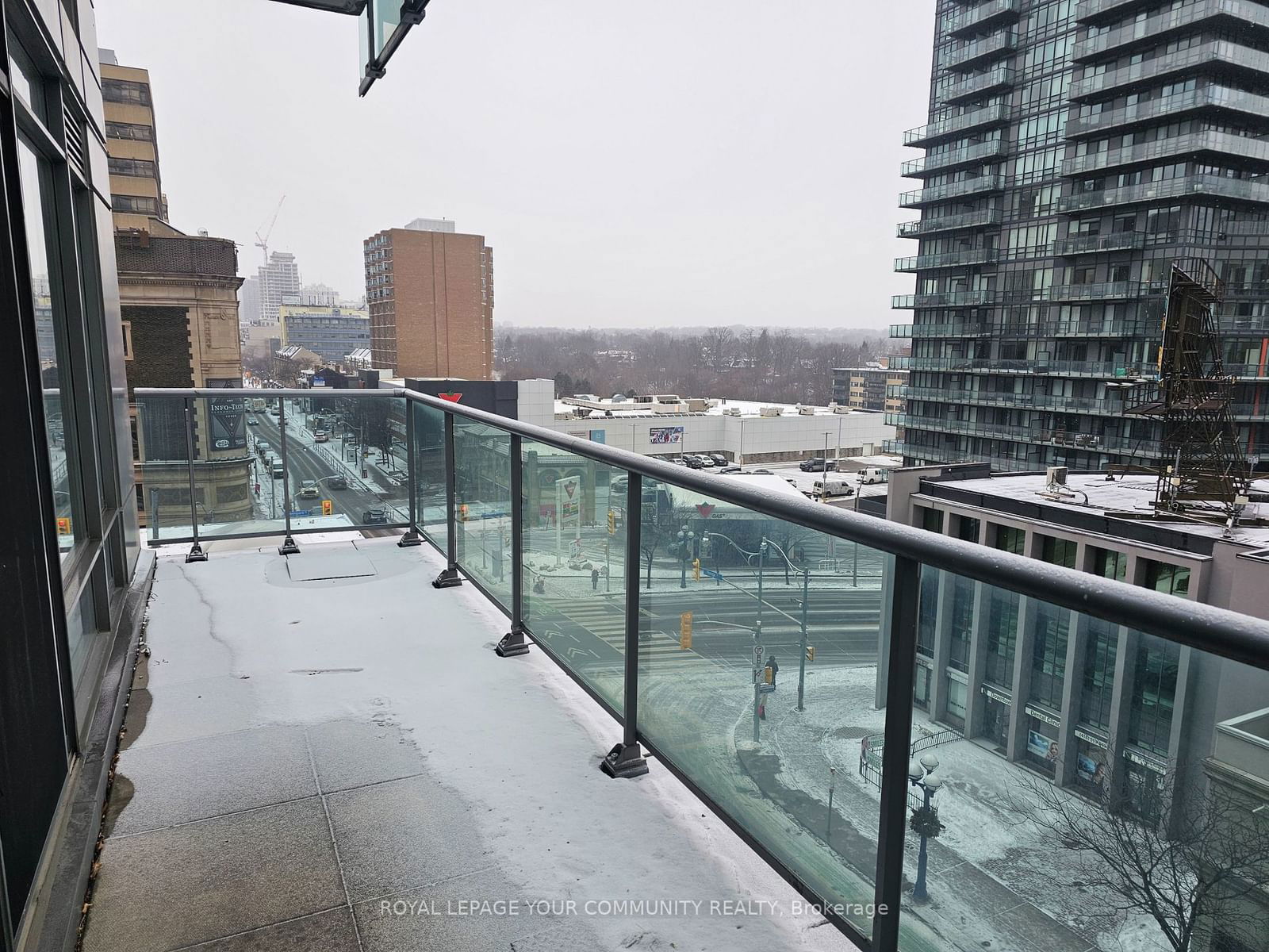 18 Yorkville Ave, unit 613 for rent