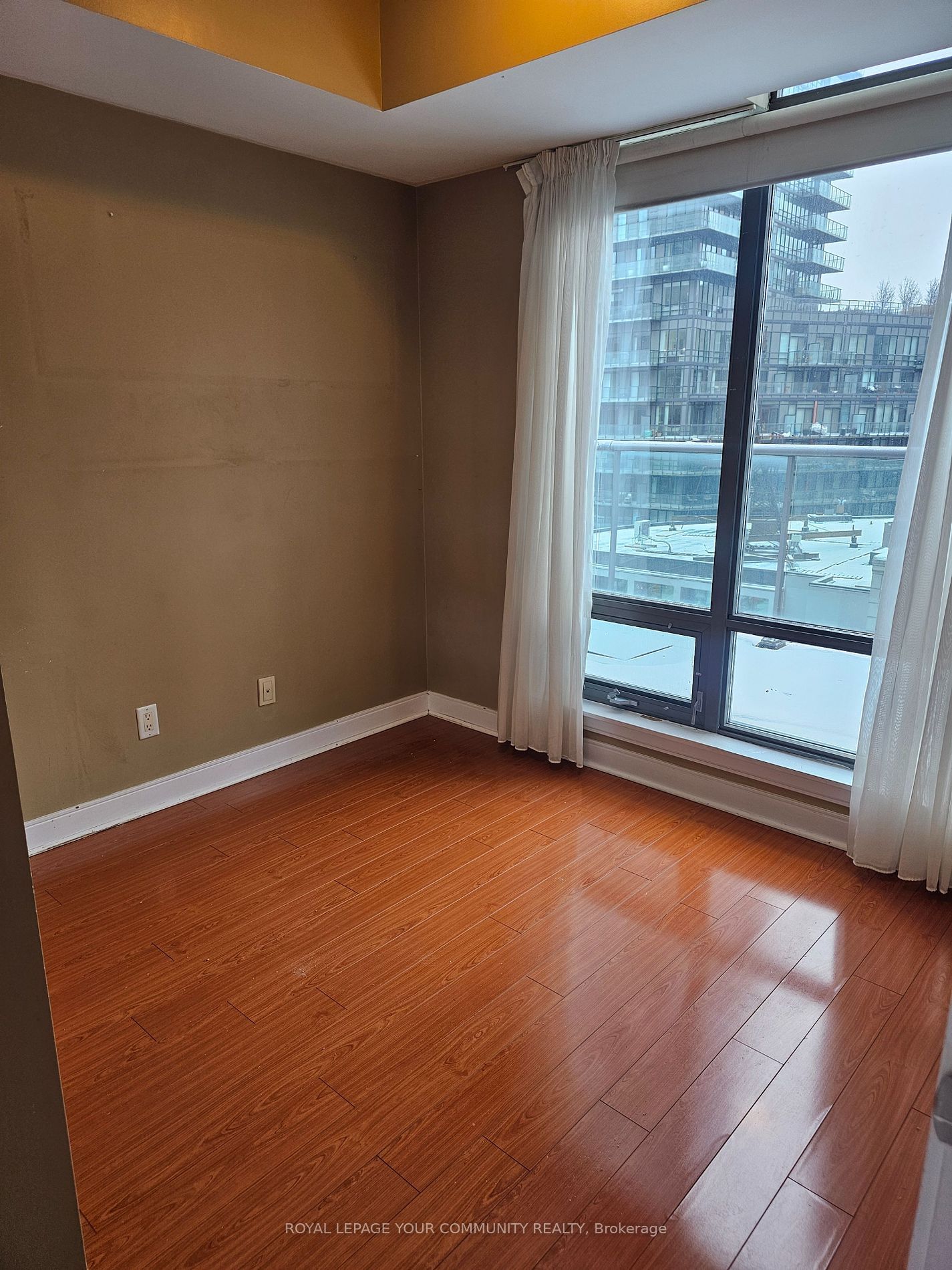 18 Yorkville Ave, unit 613 for rent