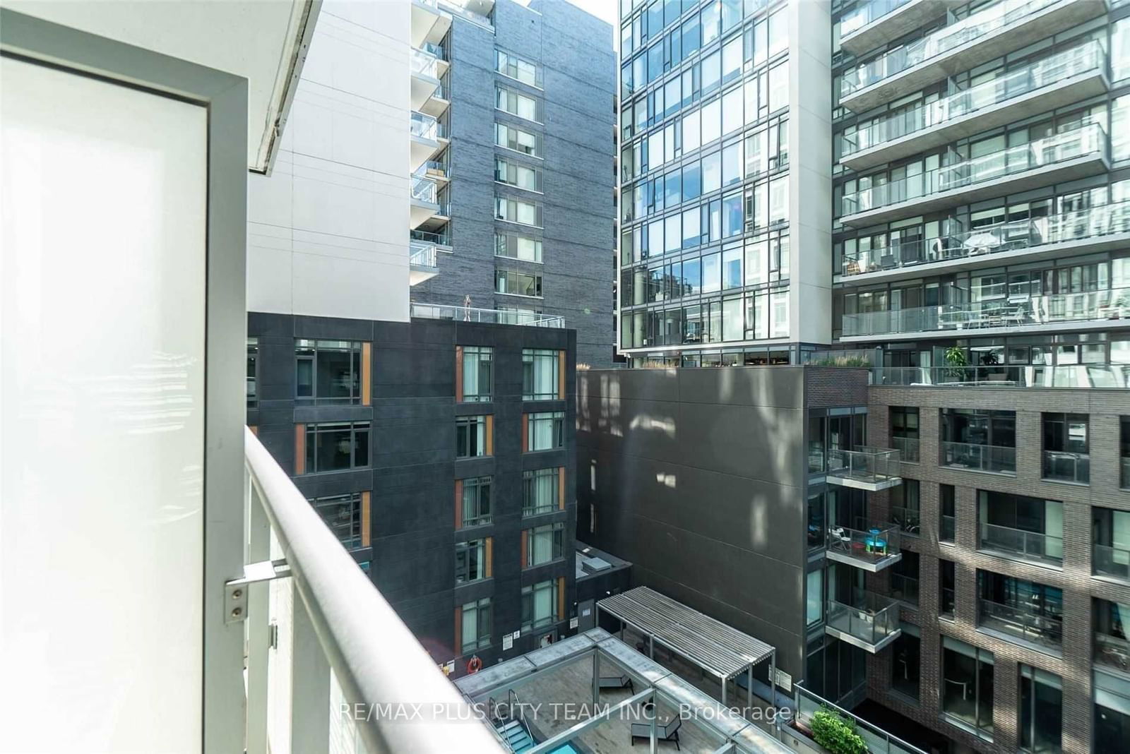 525 Adelaide St W, unit 834 for rent