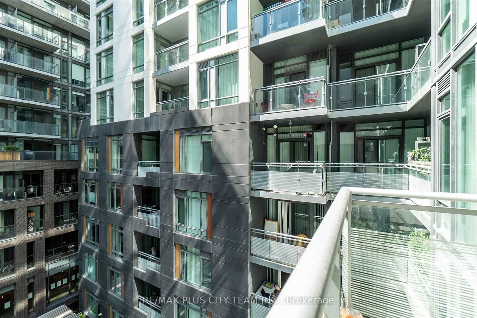 525 Adelaide St W, unit 834 for rent