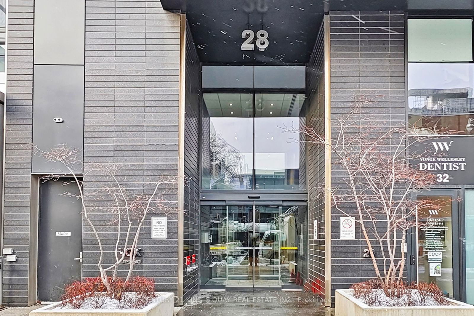 28 Wellesley St E, unit 1501 for sale