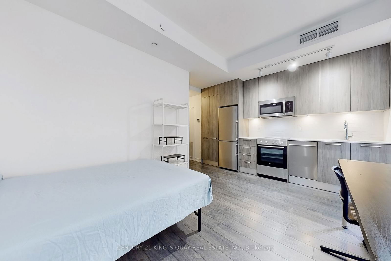 28 Wellesley St E, unit 1501 for sale