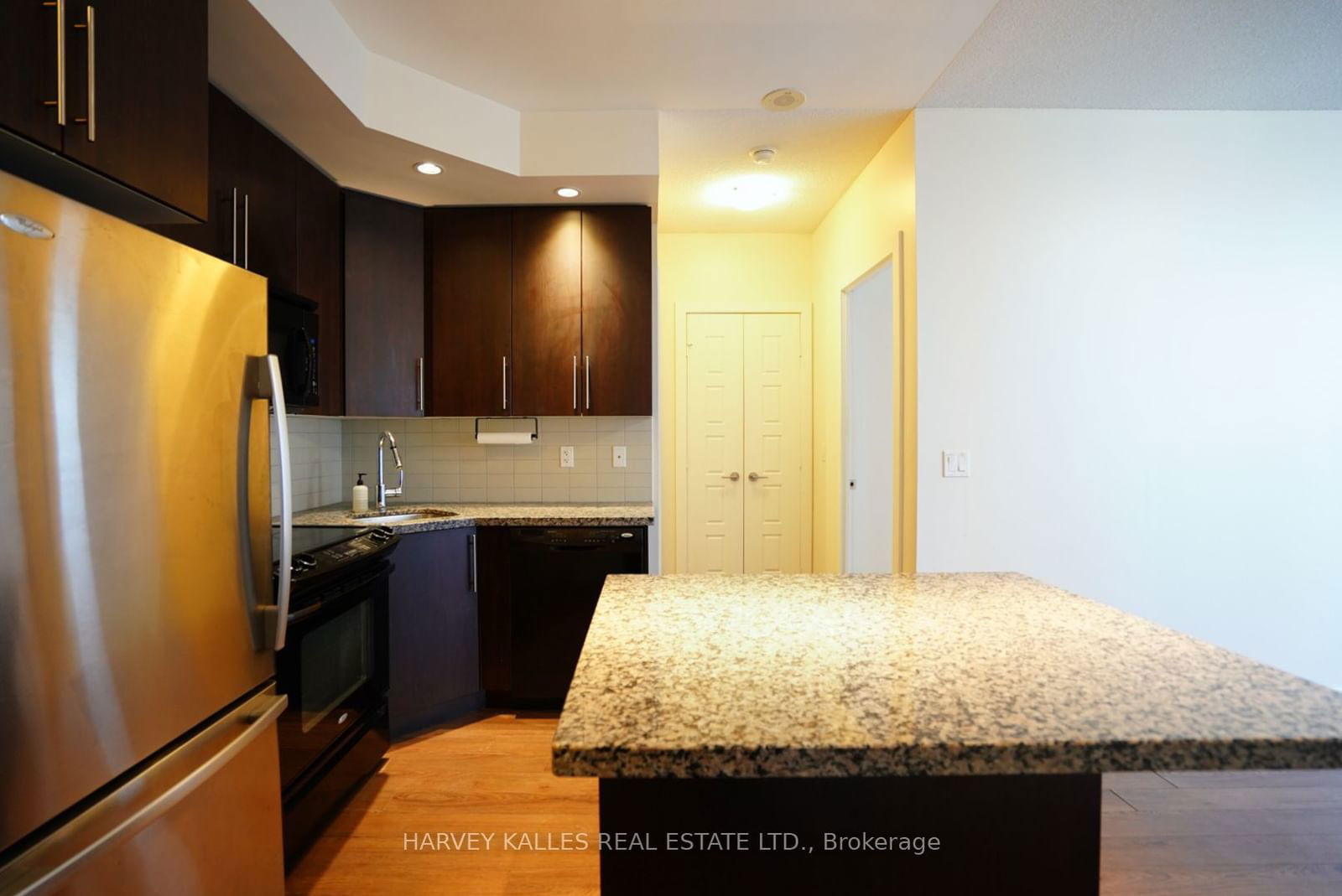 28 Linden St, unit 2901 for rent