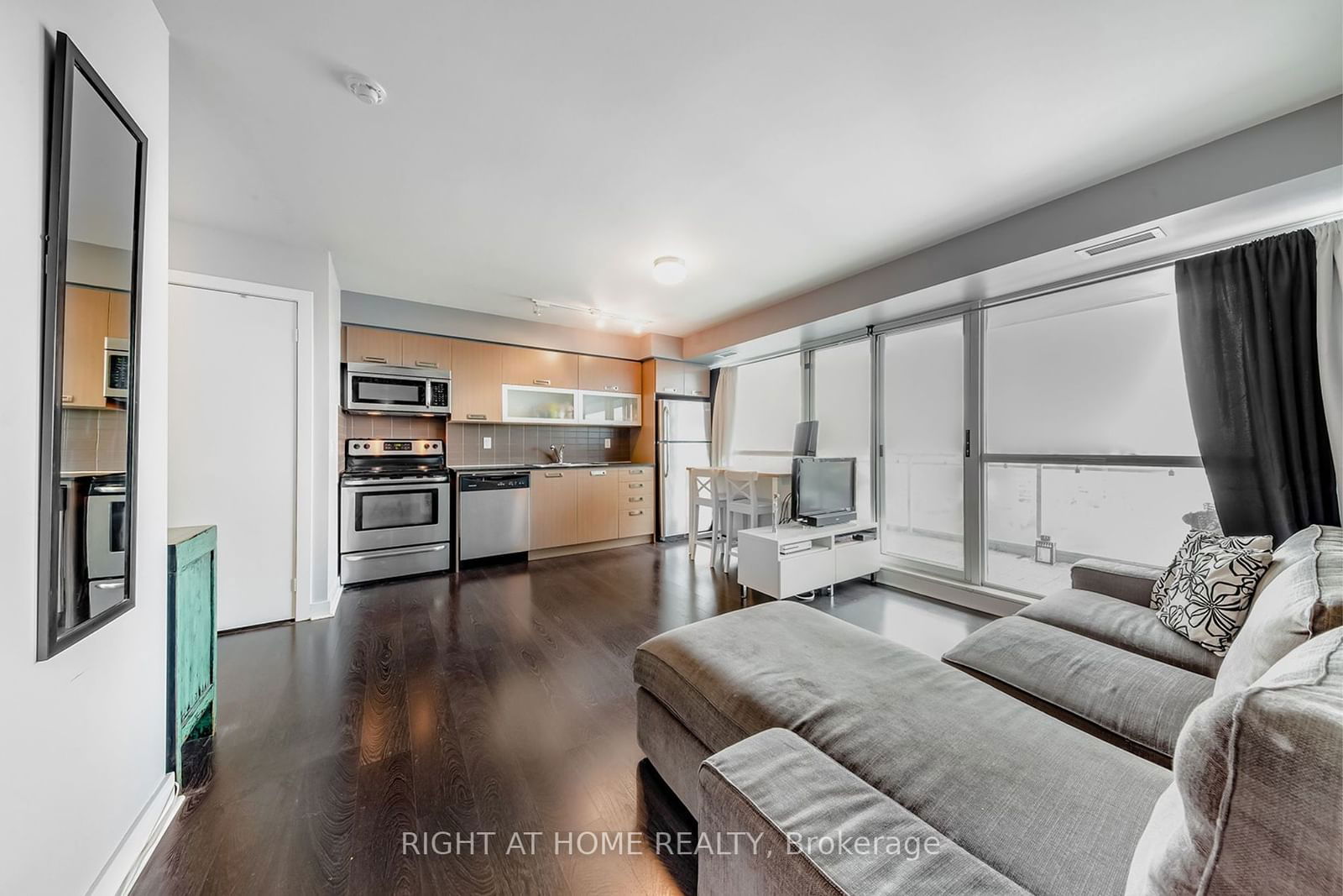 100 Western Battery Rd, unit 1908 for rent