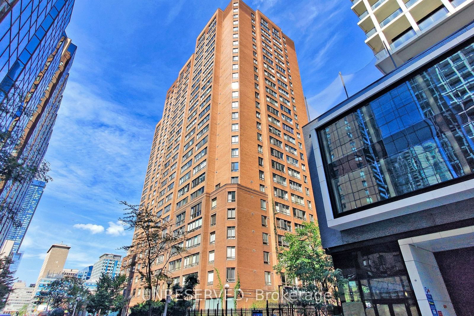 633 Bay St, unit 1711 for sale