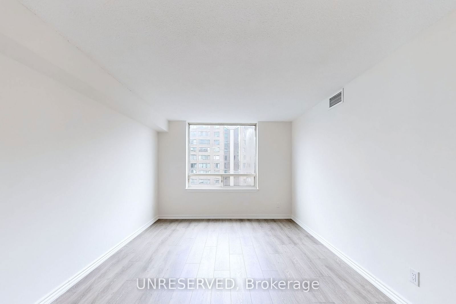 633 Bay St, unit 1711 for sale