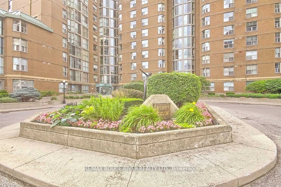 Turnberry Court Condos, North York, Toronto