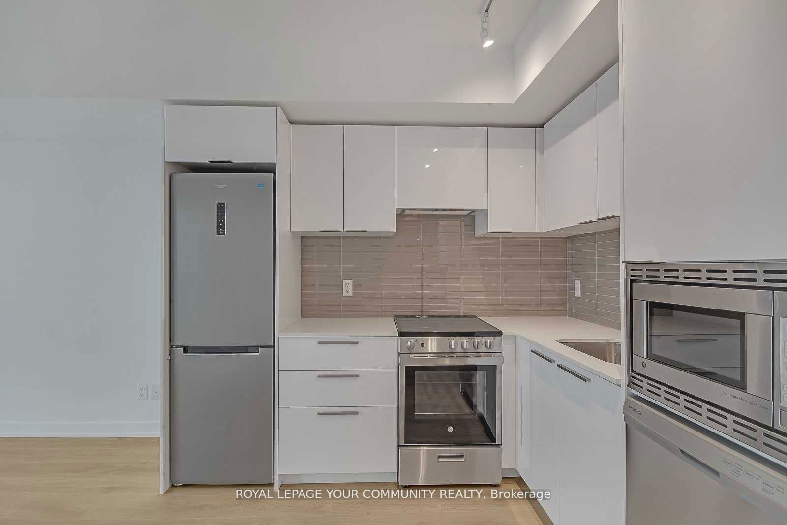 501 Yonge St, unit 4910 for rent