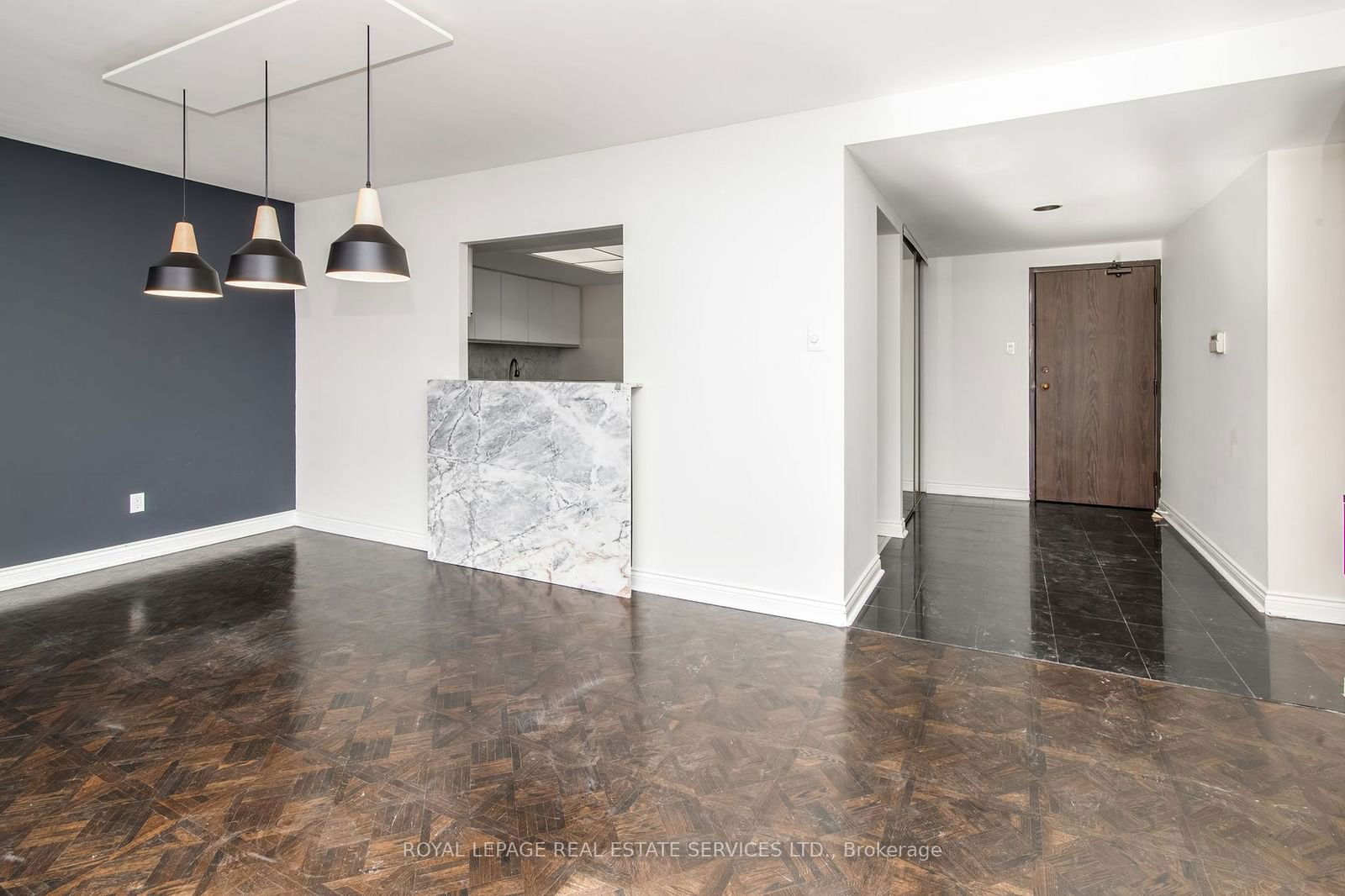 77 Carlton St, unit 307 for rent