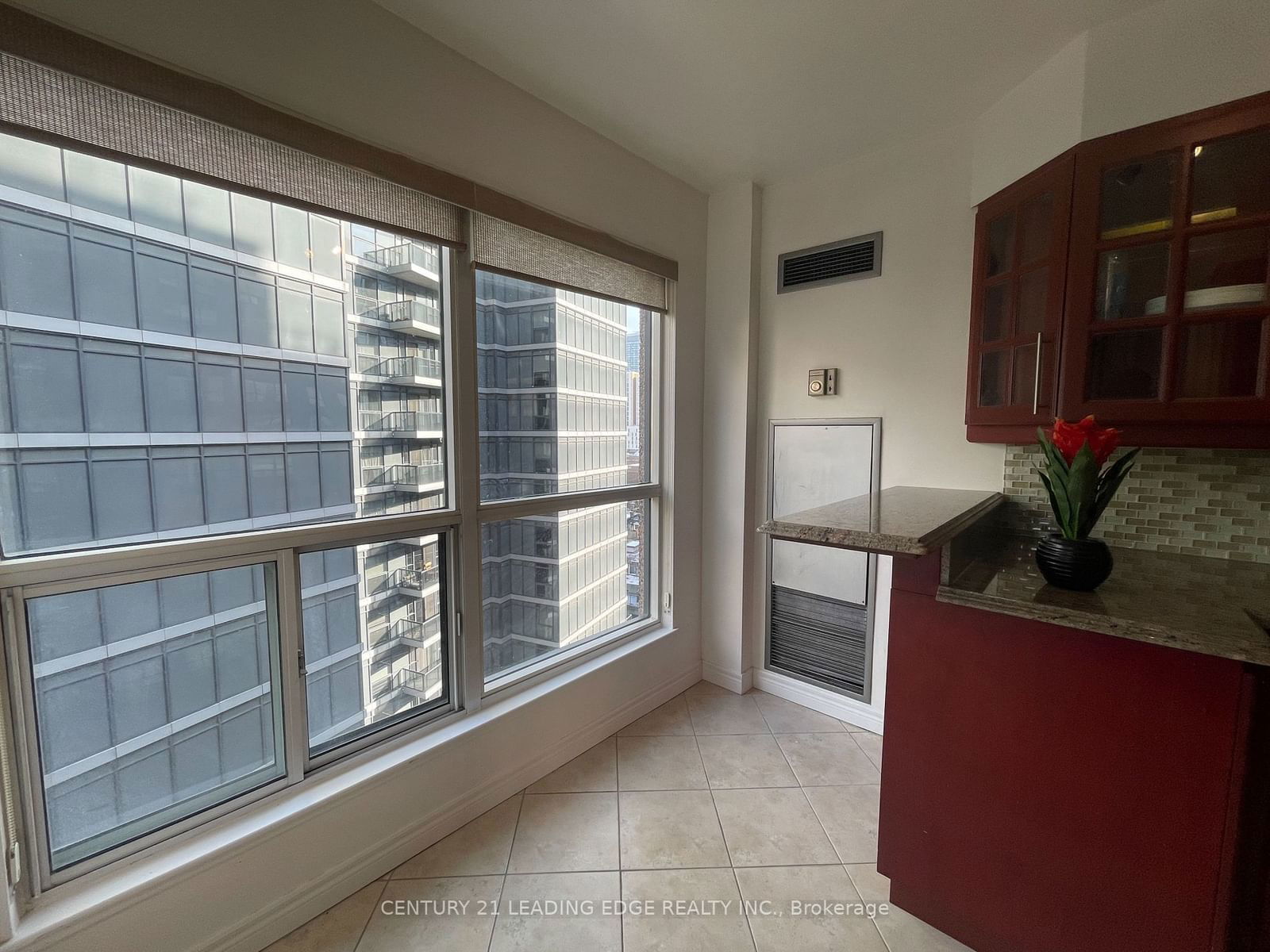 7 CARLTON St, unit 1115 for rent