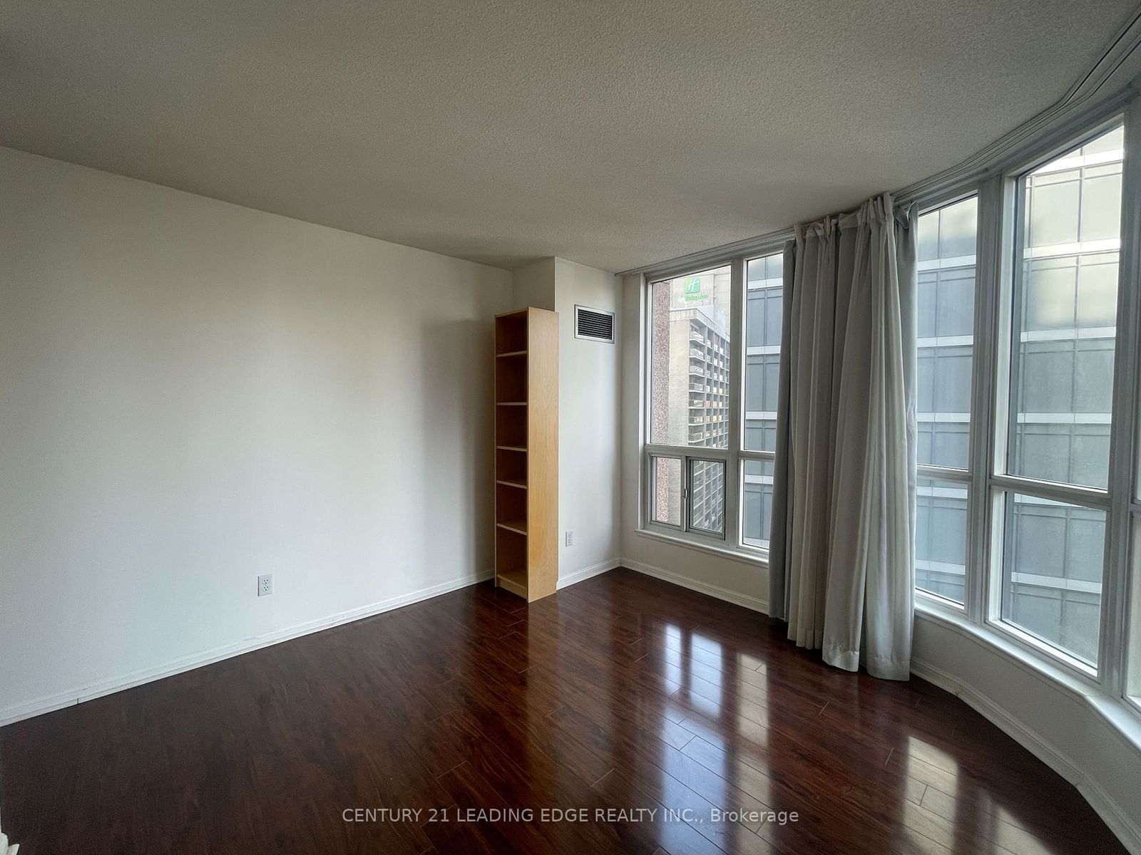 7 CARLTON St, unit 1115 for rent