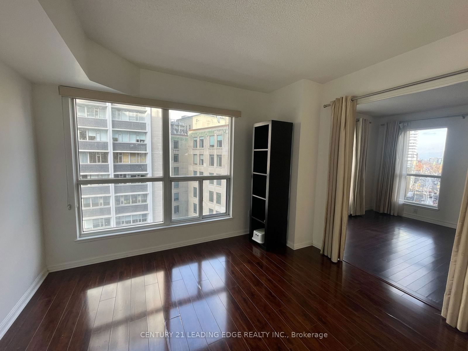 7 CARLTON St, unit 1115 for rent