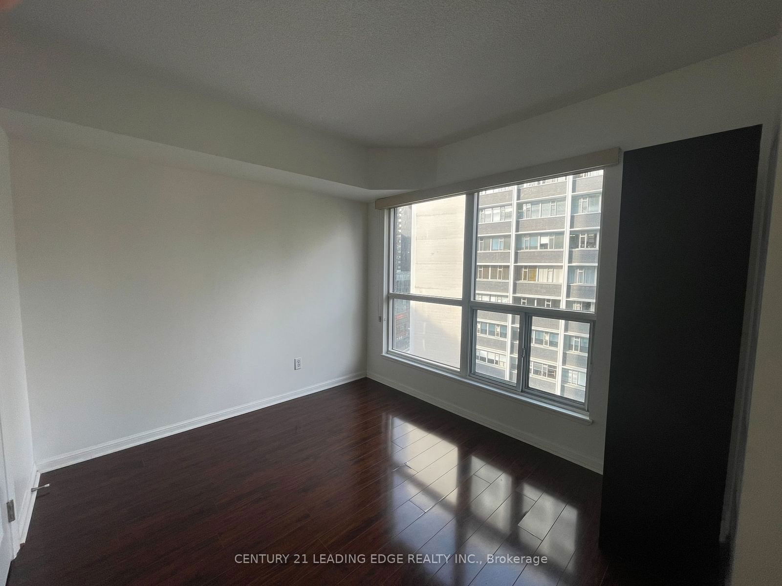 7 CARLTON St, unit 1115 for rent