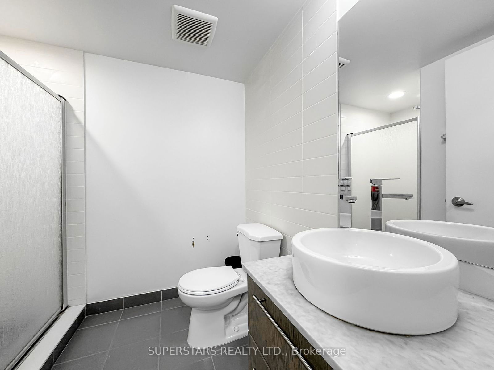 25 Carlton St, unit 1804 for sale