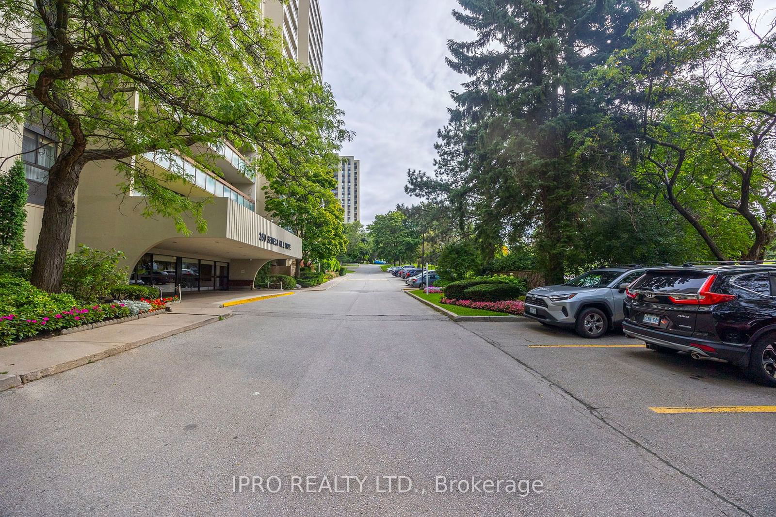 260 Seneca Hill Dr, unit 1203 for sale