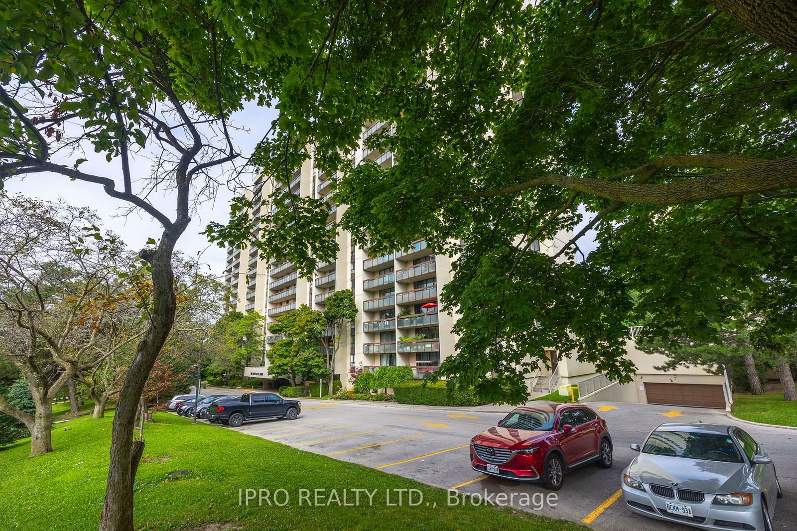 260-350 Seneca Hill Drive Condos, North York, Toronto