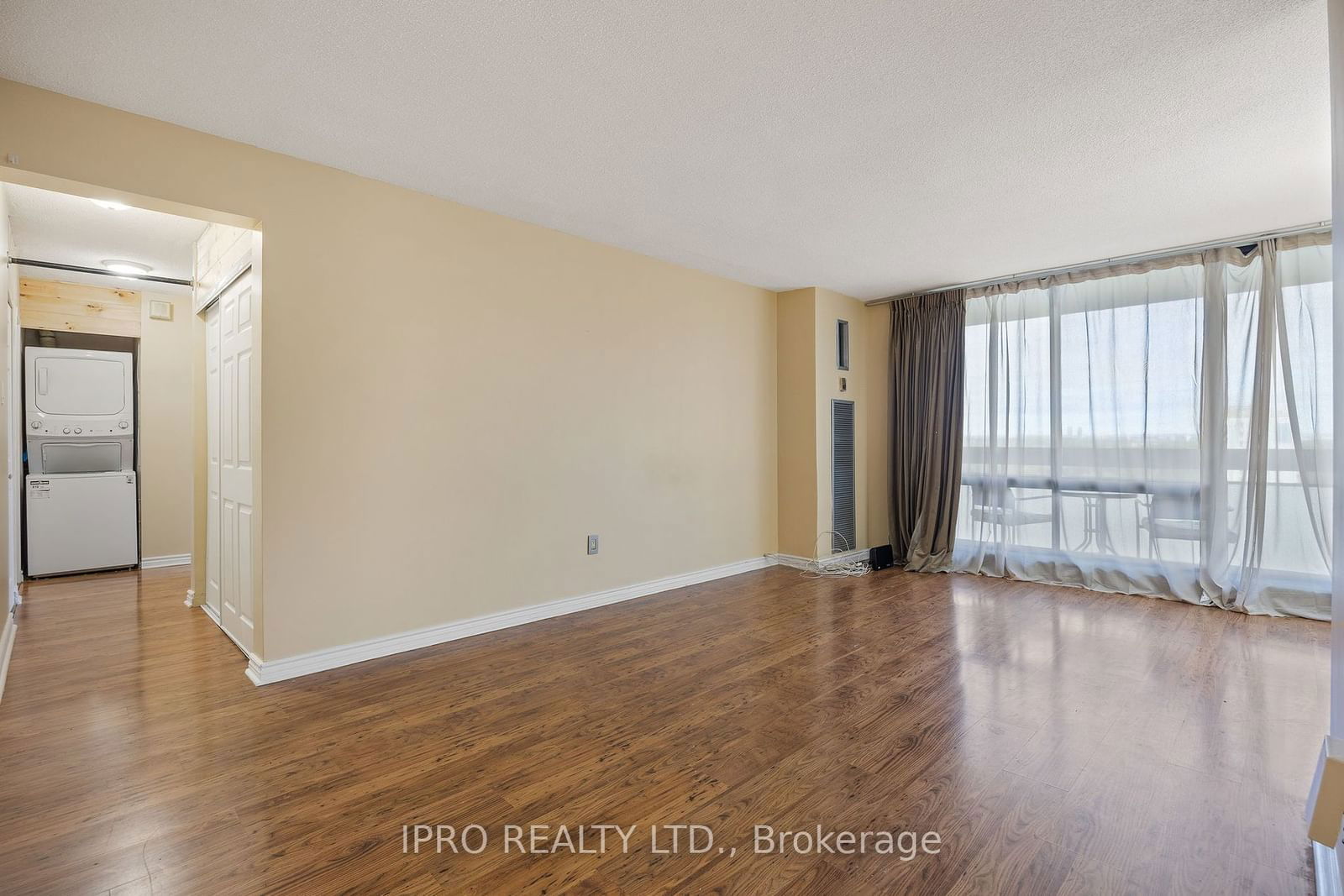 260-350 Seneca Hill Drive Condos, North York, Toronto