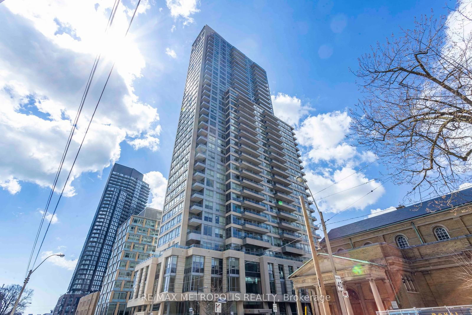 500 Sherbourne St, unit 1704 for rent