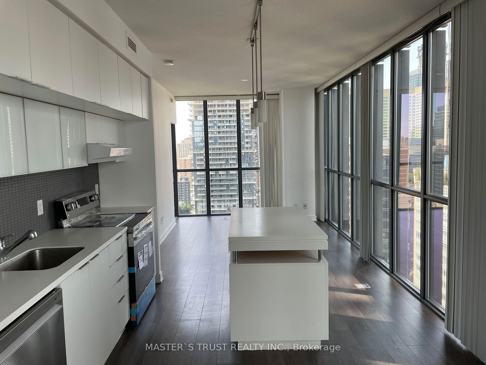 110 Charles St E, unit 2607 for sale