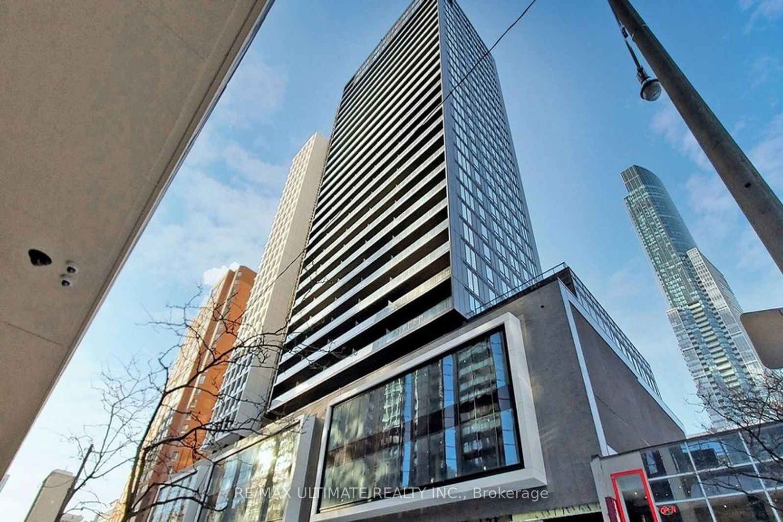 20 Edward St, unit 1913 for rent