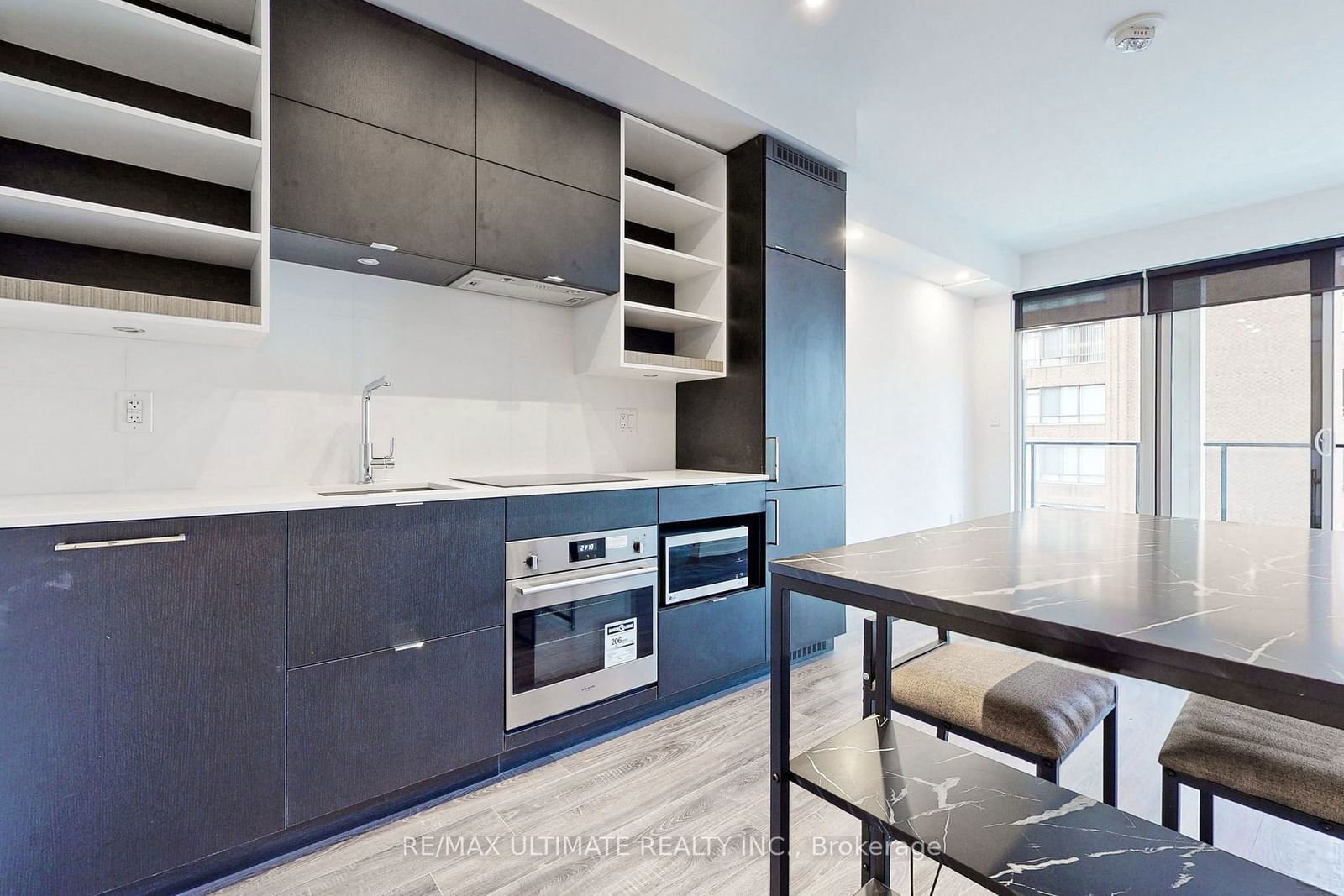 20 Edward St, unit 1913 for rent