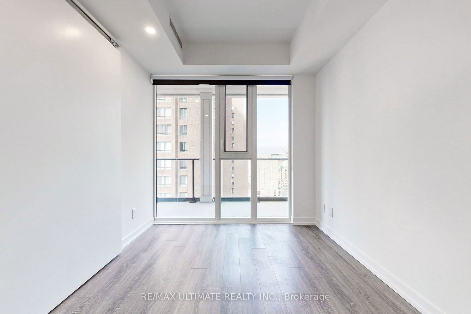 20 Edward St, unit 1913 for rent