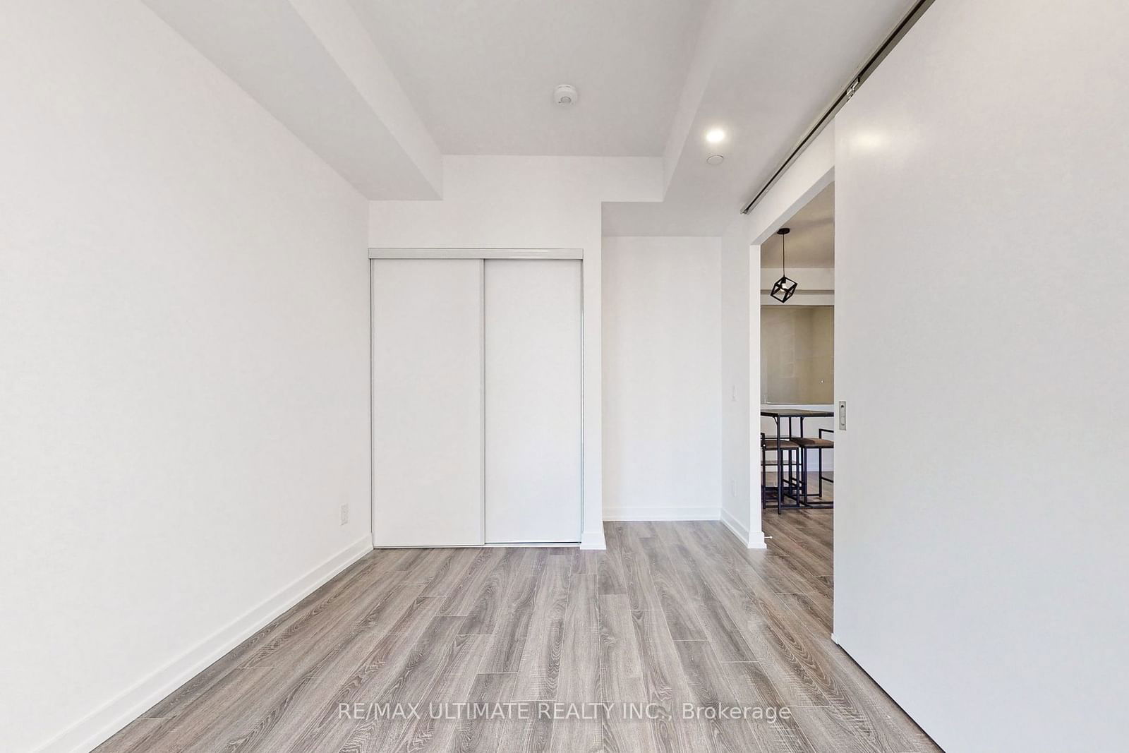 20 Edward St, unit 1913 for rent