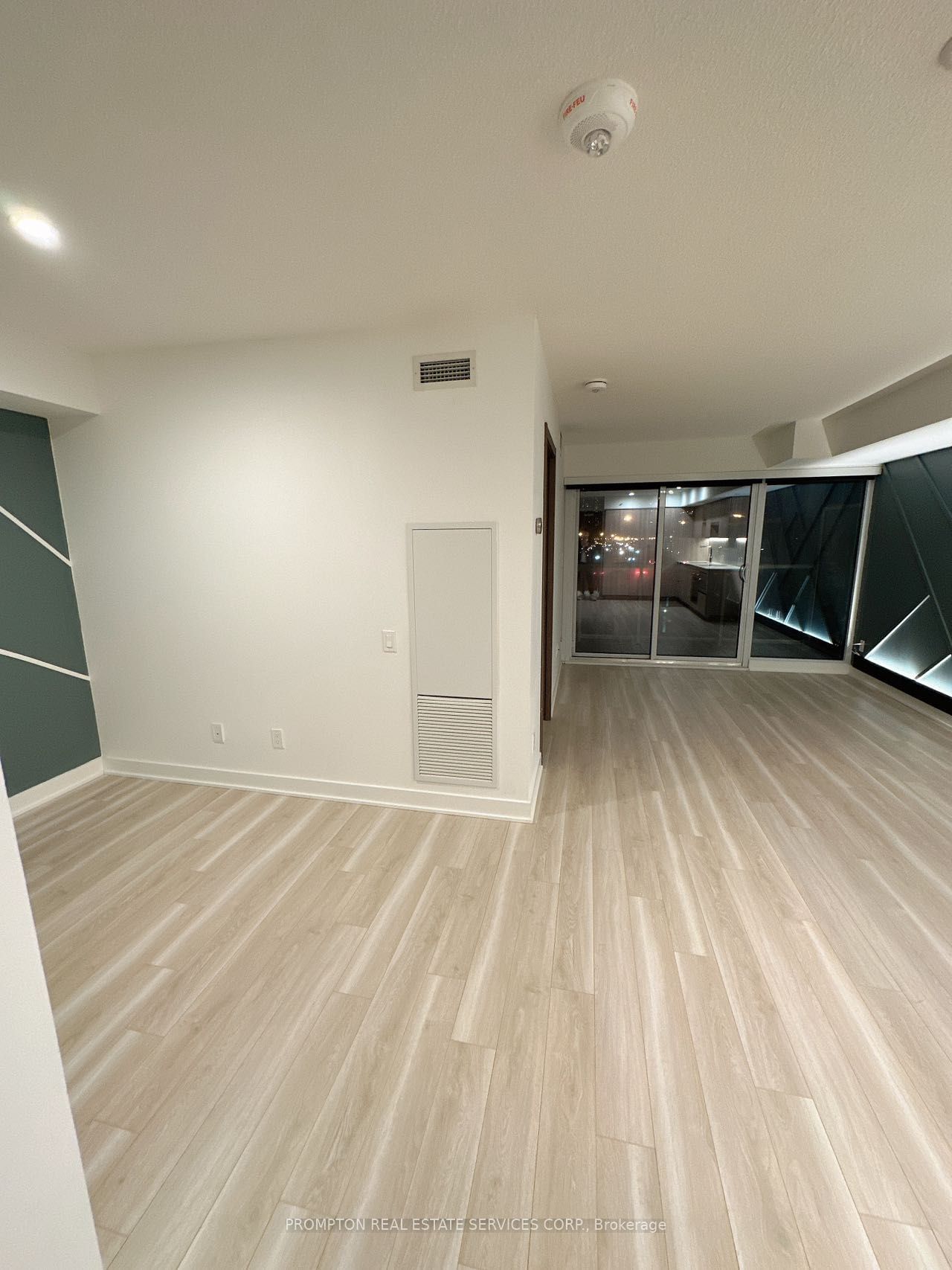 19 Bathurst St, unit 707 for rent