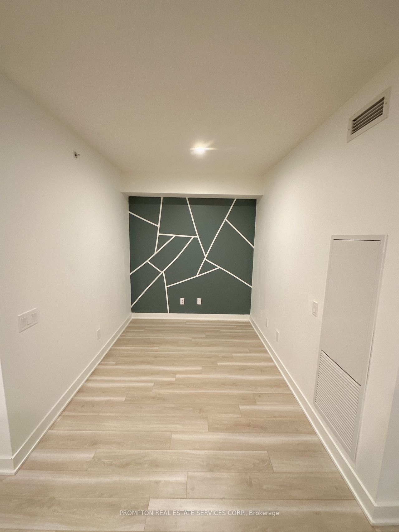 19 Bathurst St, unit 707 for rent