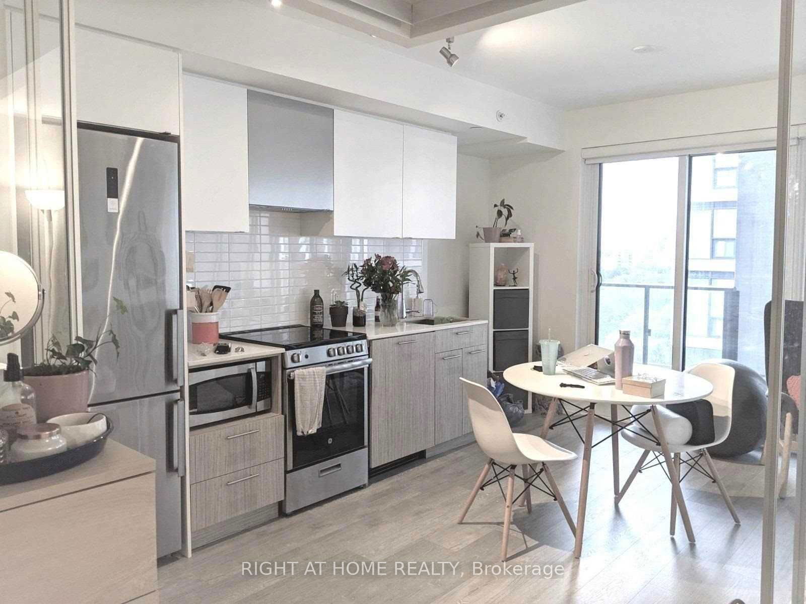 251 Jarvis St, unit 721 for rent