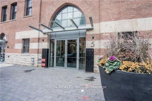 5 St Joseph St, unit 218 for rent